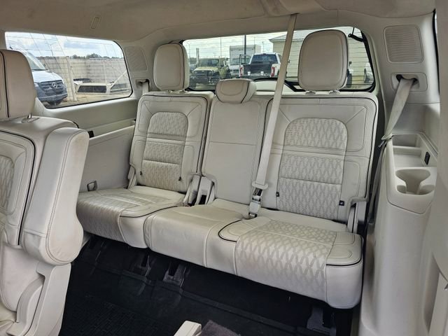 Used 2020 Lincoln Navigator Black Label w/ Cargo Convenience Package image 18