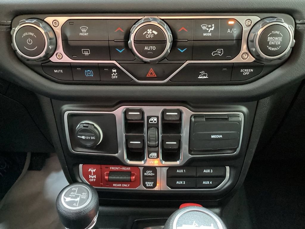 Used 2024 Jeep Wrangler Unlimited Rubicon 4xe AWD/4WD image 17