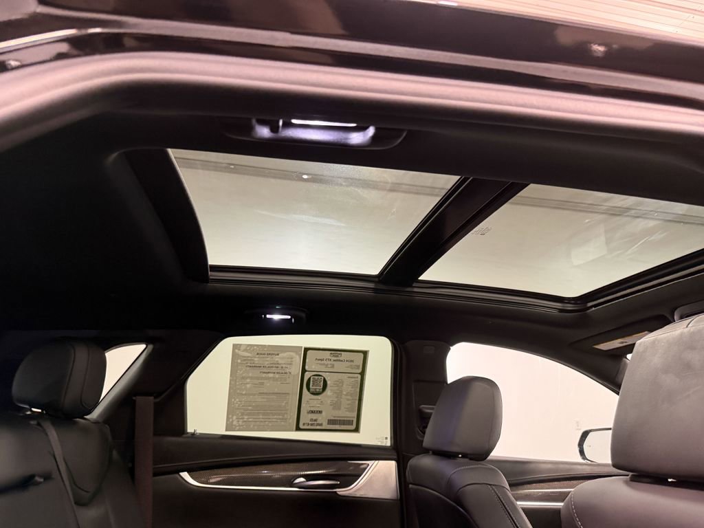 Used 2024 Cadillac XT5 Sportv w/ Technology Package image 16