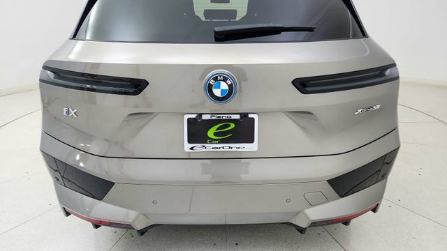 Used 2024 BMW iX xDrive50 w/ Premium Package image 11
