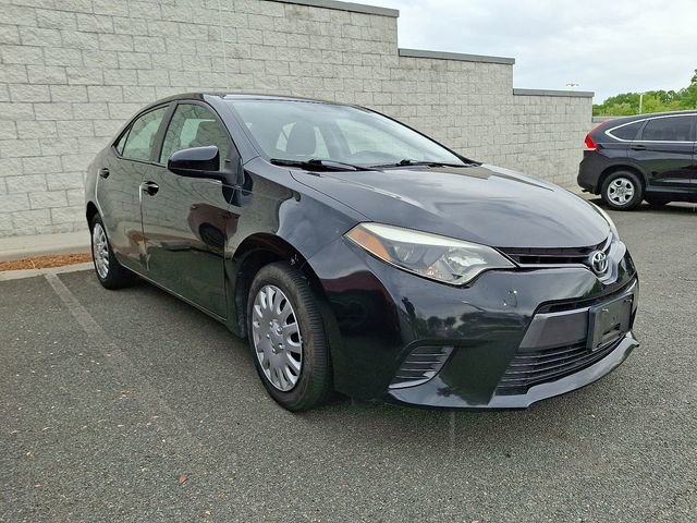 Used 2016 Toyota Corolla LE FWD image 3