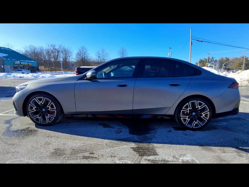 Used 2025 BMW i5 xDrive40 w/ M Sport Package image 5