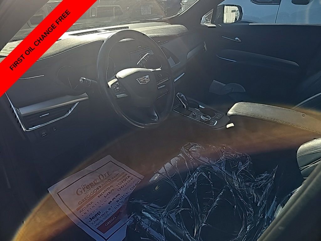Used 2022 Cadillac XT4 Premium Luxury w/ Enhanced Visibility Package image 6