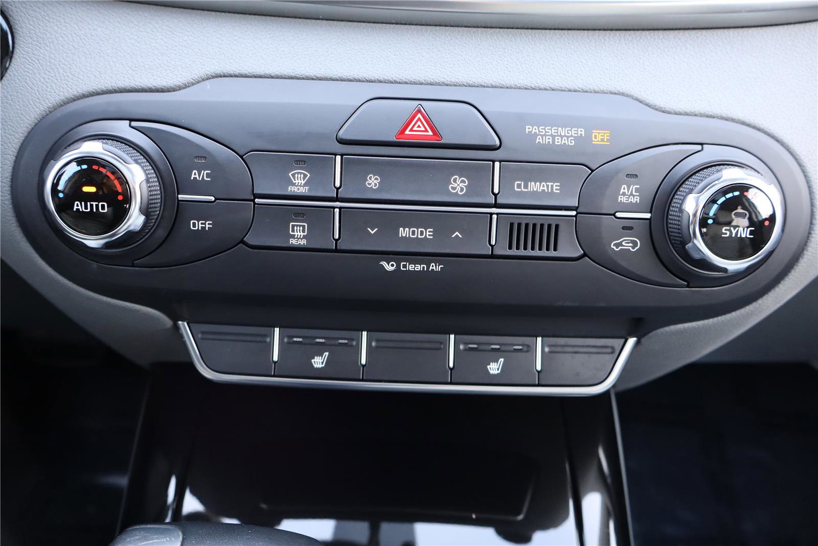 Used 2017 Kia Sorento SX image 21