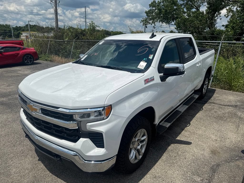 Used 2025 Chevrolet Silverado 1500 LT AWD/4WD image 19