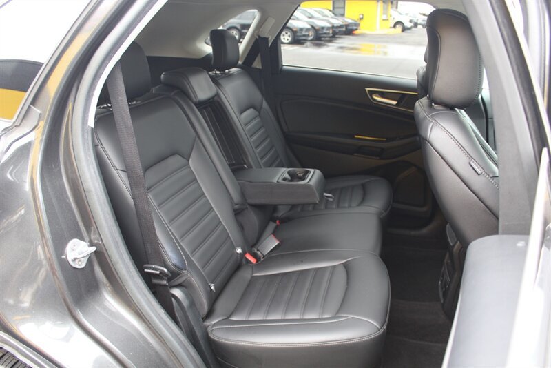 Used 2020 Ford Edge SEL w/ Convenience Package AWD/4WD image 16