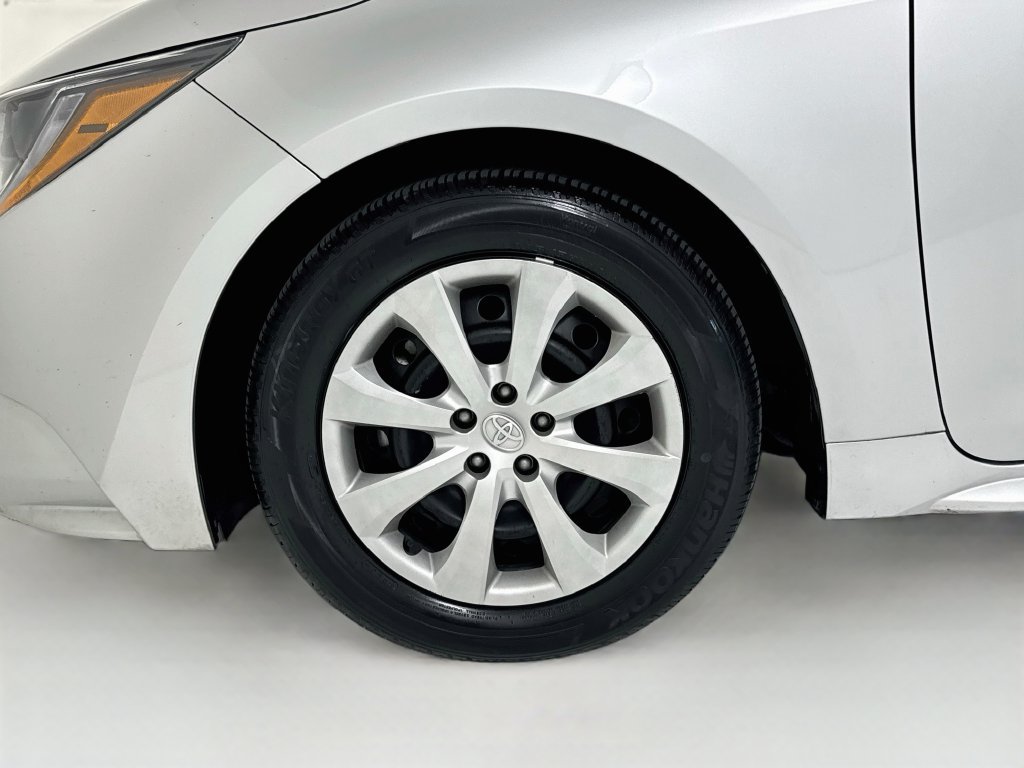 Used 2025 Toyota Corolla LE FWD image 28