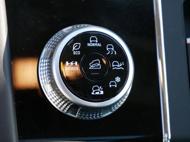 Used 2023 Mitsubishi Outlander SE image 28