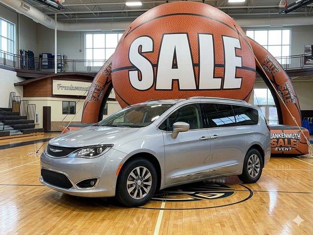 Used 2019 Chrysler Pacifica Touring-L Plus image 1