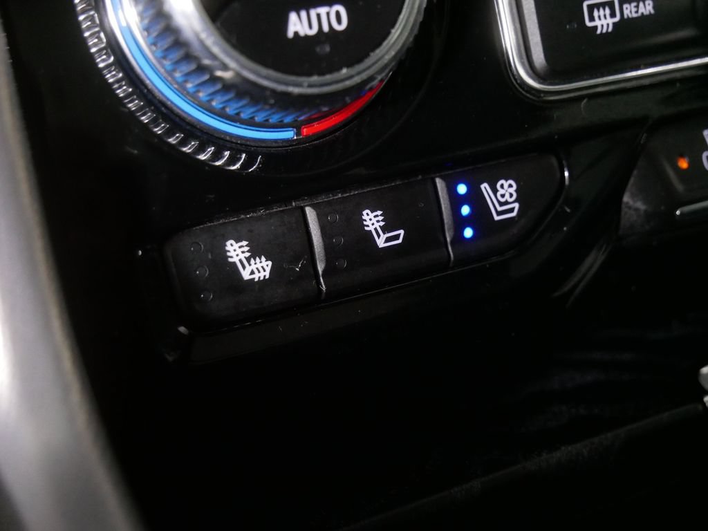 Used 2024 GMC Yukon Denali AWD/4WD image 27