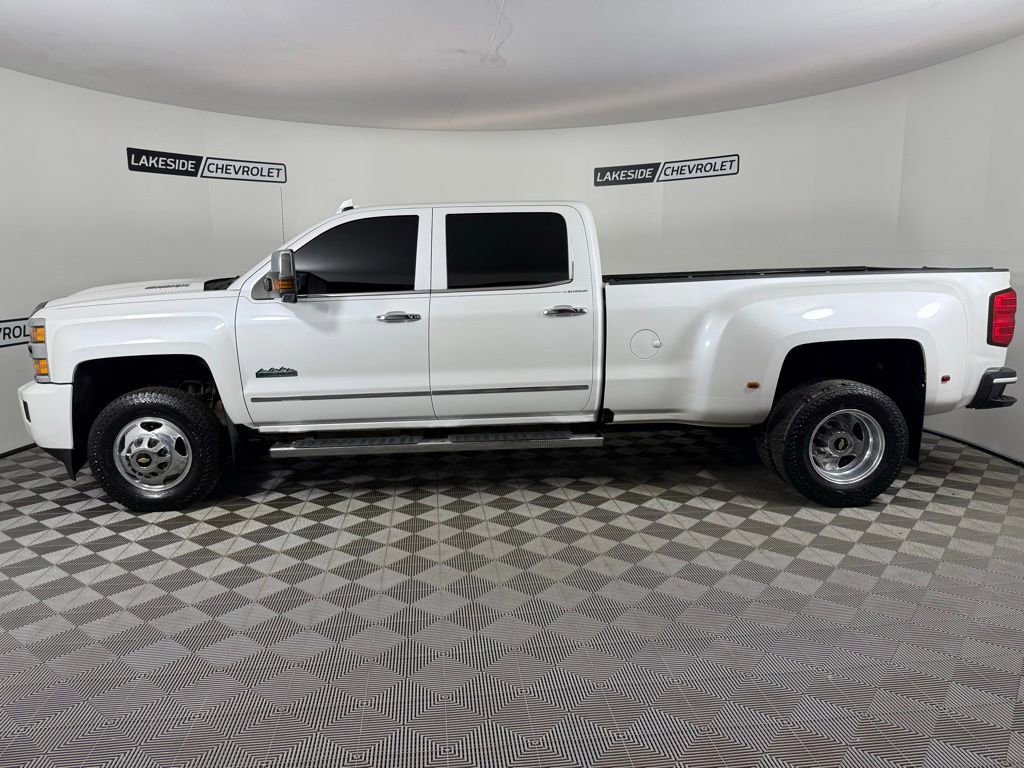 Used 2019 Chevrolet Silverado 3500 High Country w/ Duramax Plus Package image 3