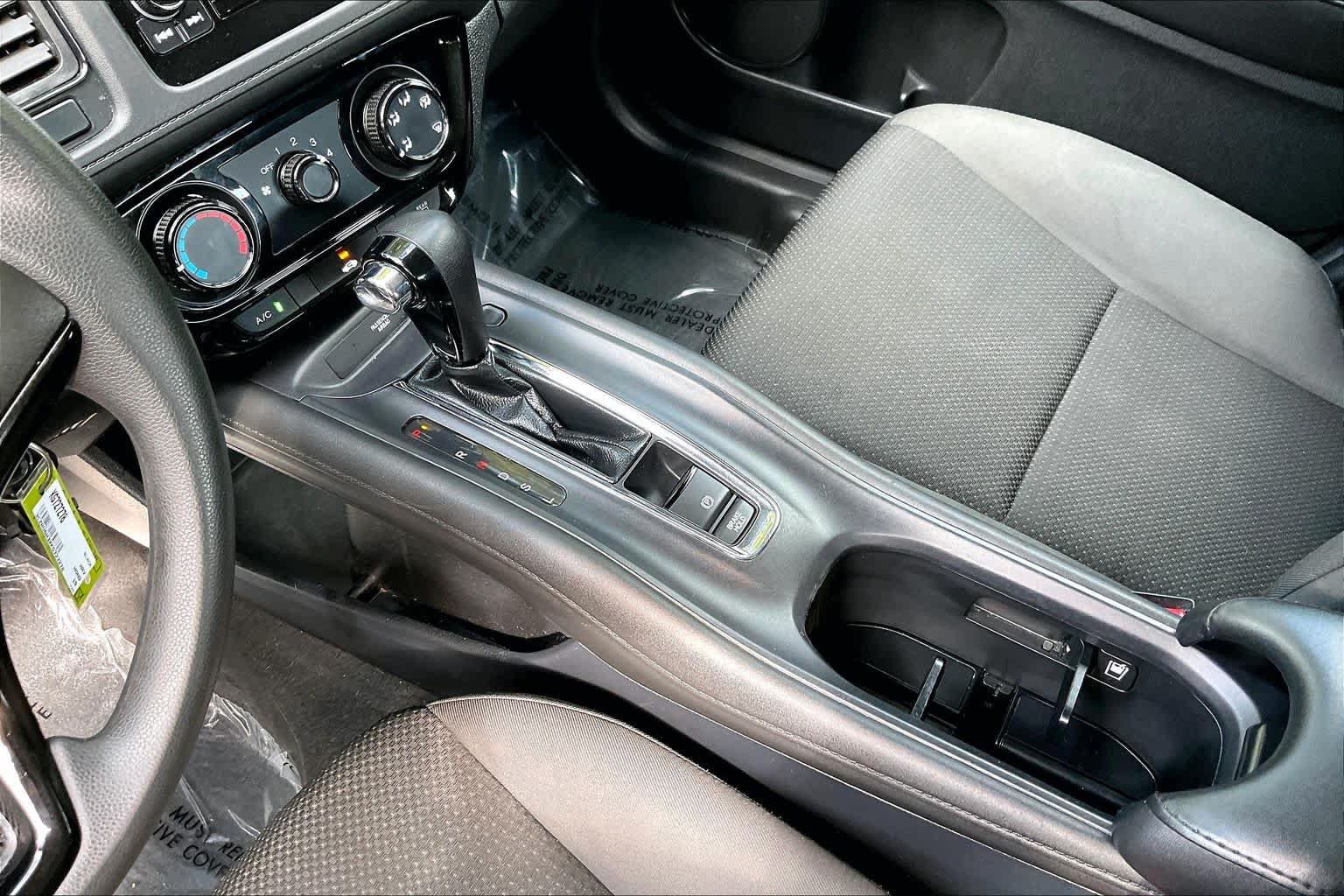 Used 2019 Honda HR-V LX image 16