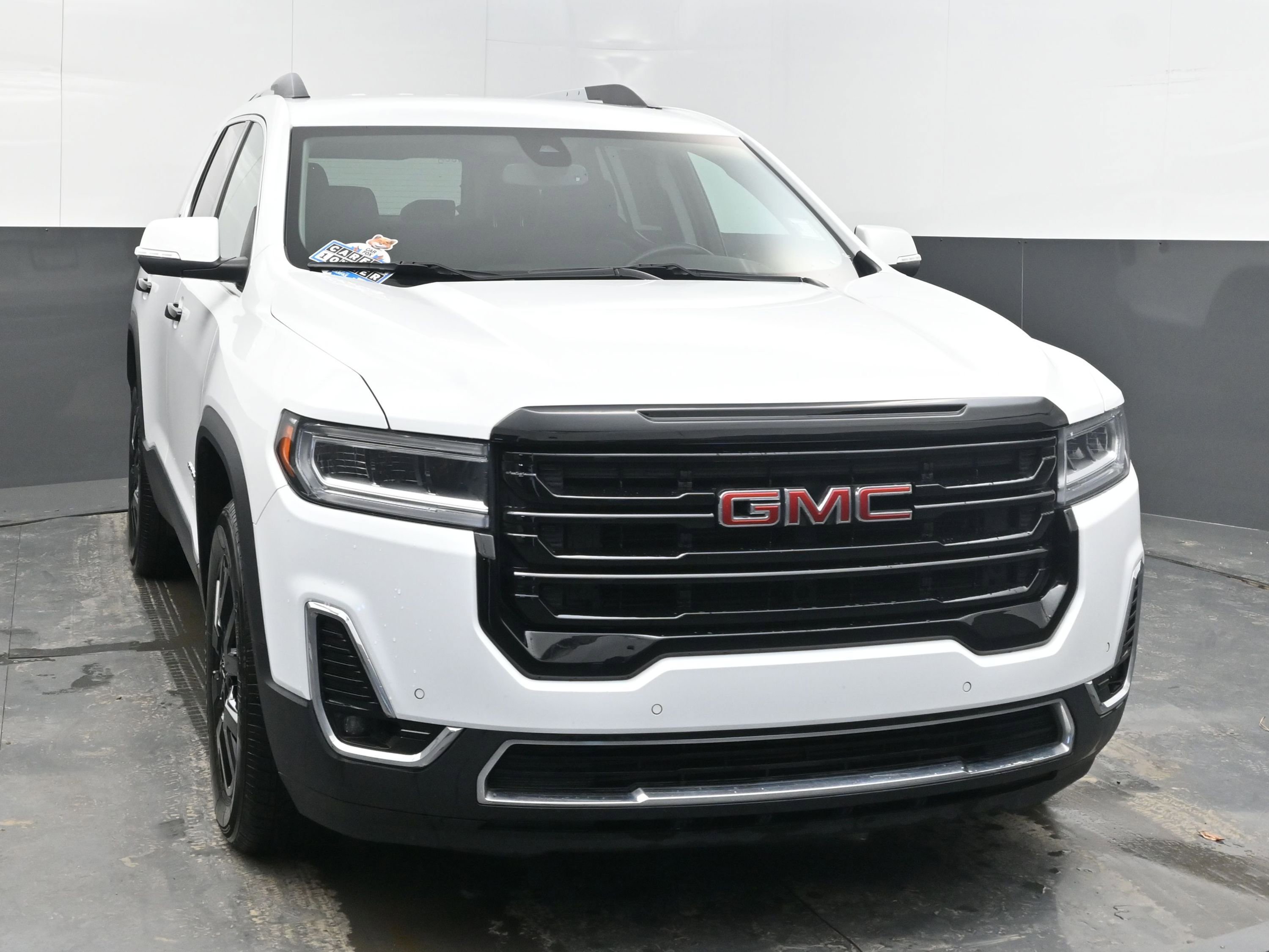 Used 2023 GMC Acadia SLT image 3