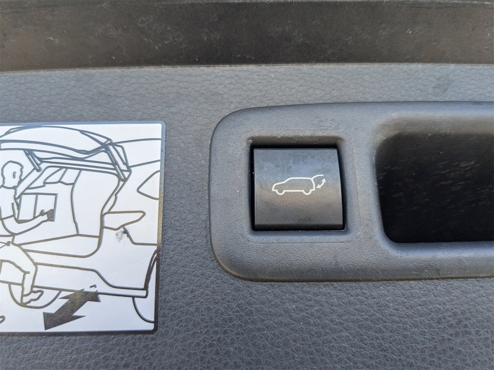 Used 2024 Toyota Highlander XLE image 14