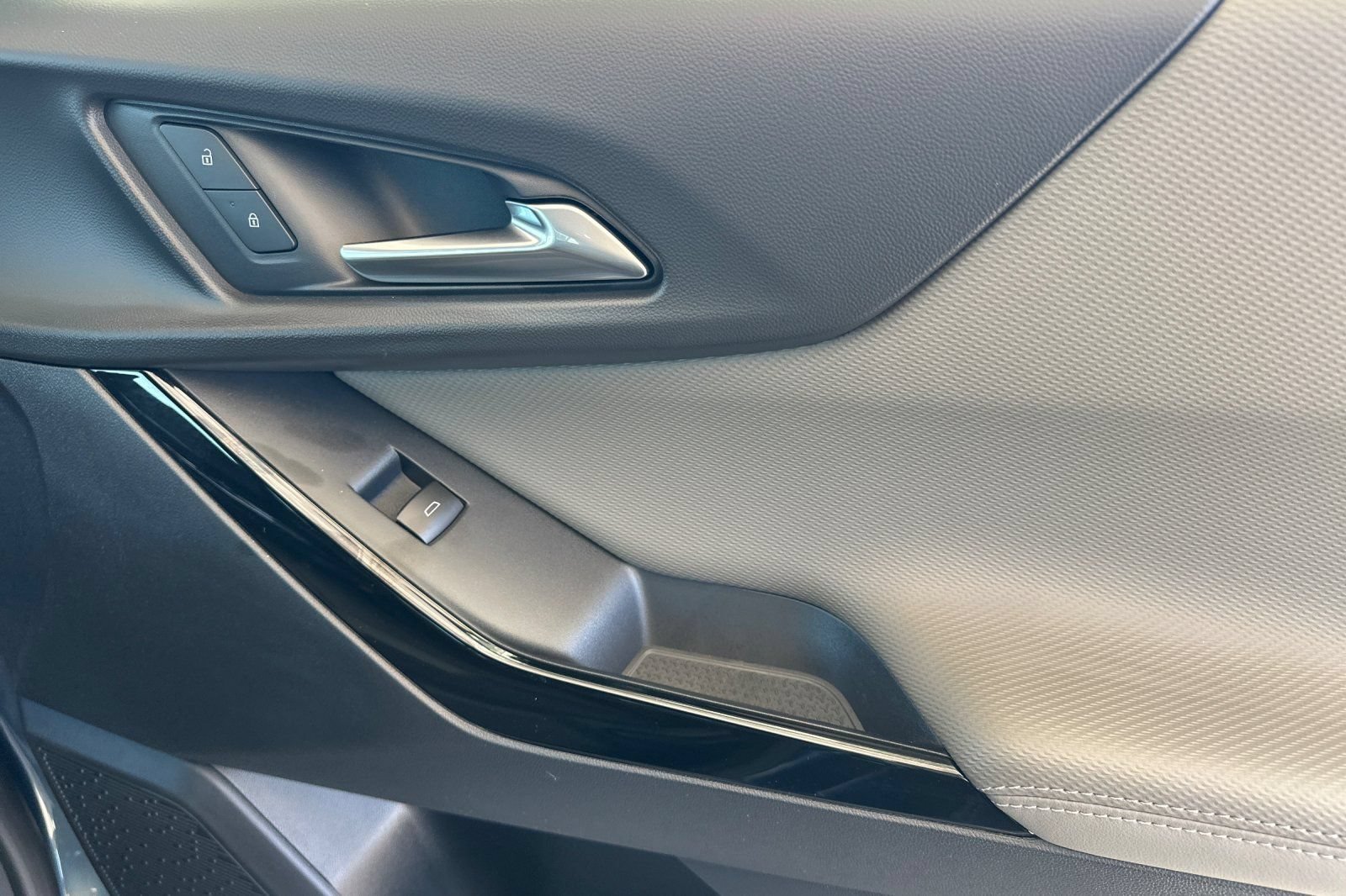 New 2026 Chevrolet Equinox LT w/ Convenience Package II FWD image 19