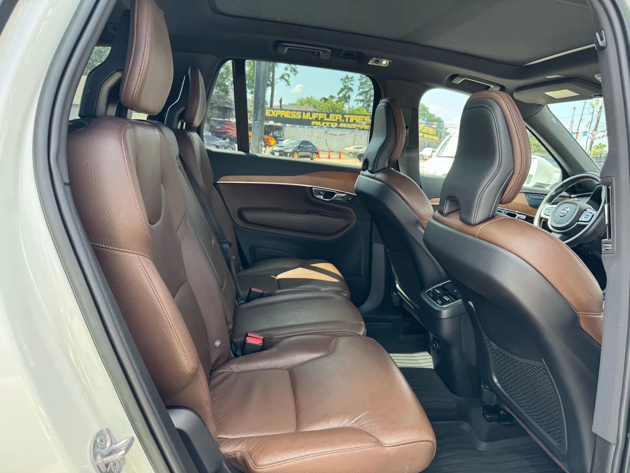 Used 2022 Volvo XC90 T6 Momentum w/ Advanced Package image 29