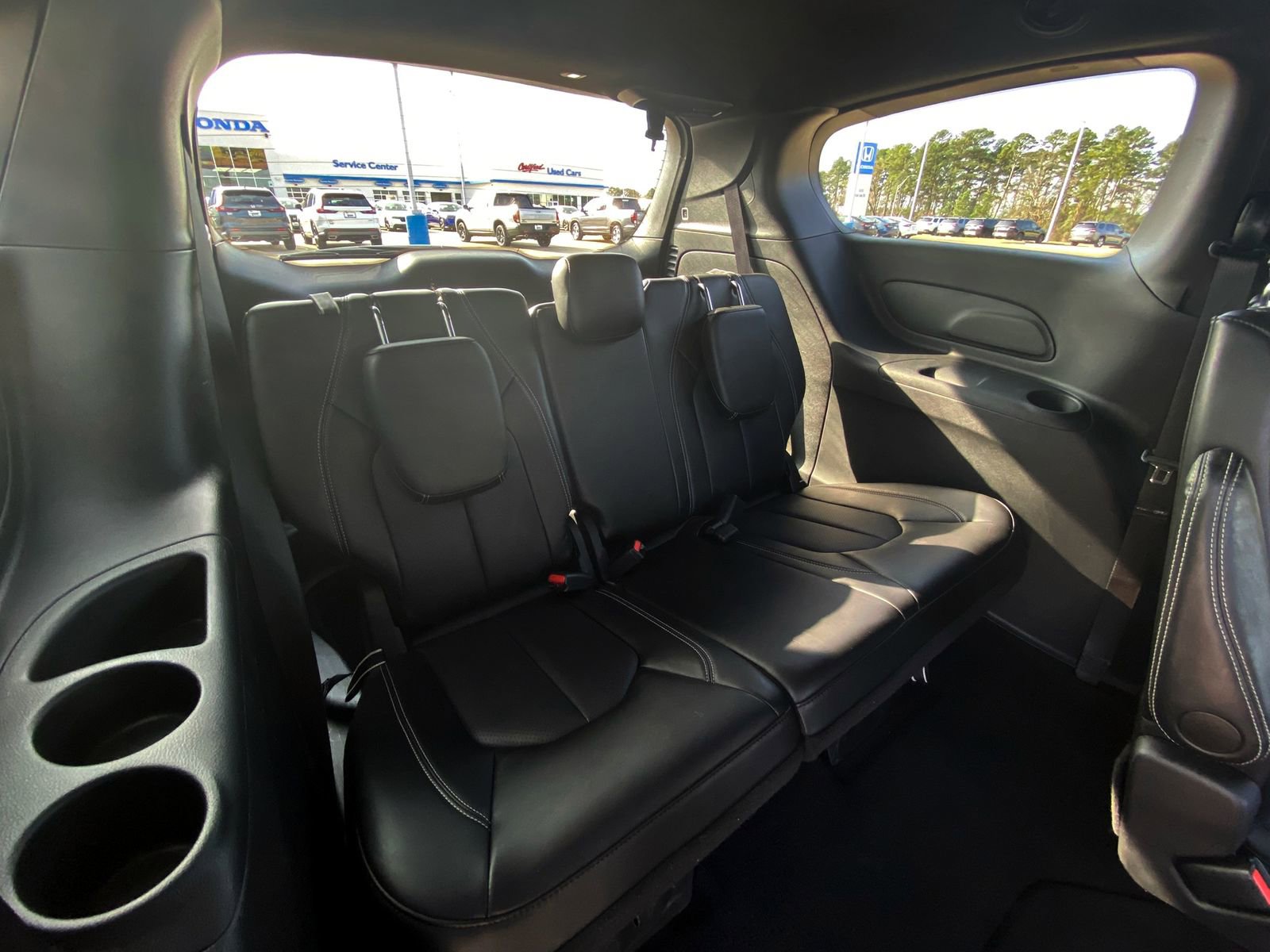 Used 2025 Chrysler Pacifica Select image 26