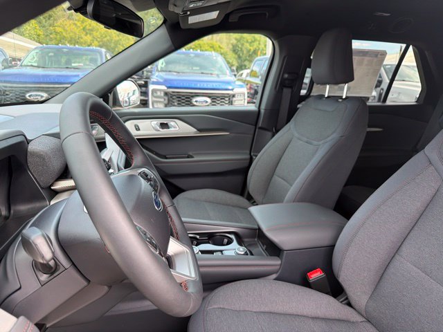 Used 2027 Ford Explorer Active AWD/4WD image 18