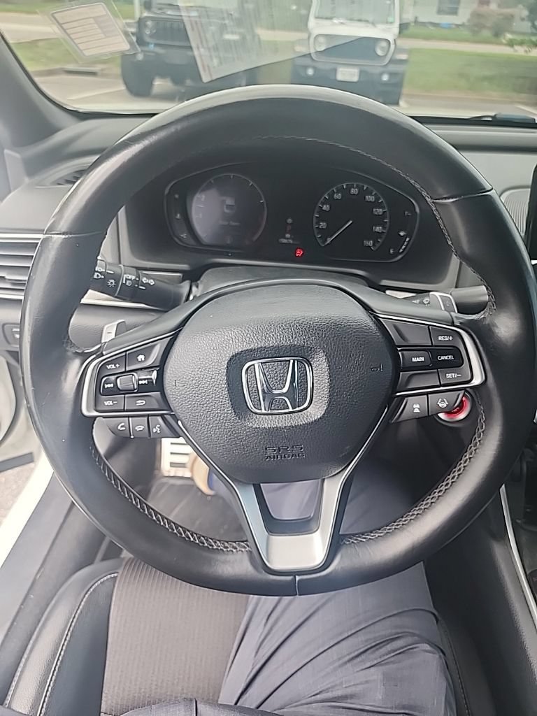 Used 2018 Honda Accord Sport image 7