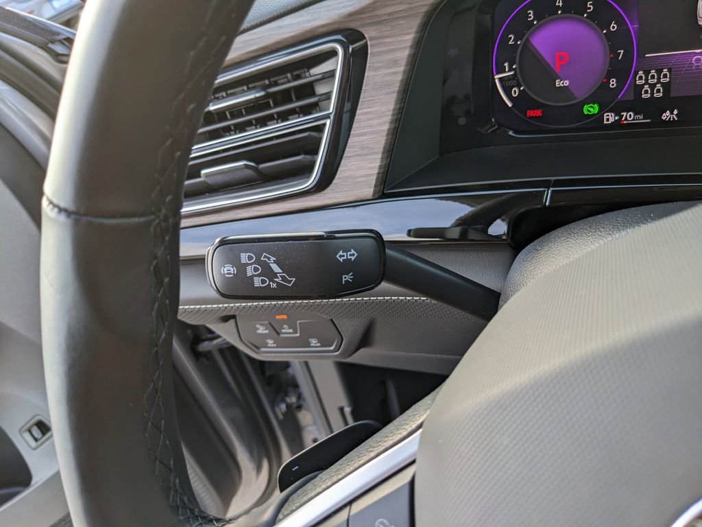 Used 2025 Volkswagen Atlas SEL Premium R-Line image 32