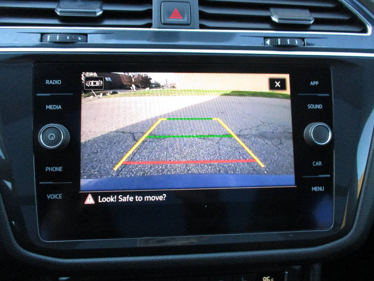 Used 2021 Volkswagen Tiguan SE R-Line FWD image 54