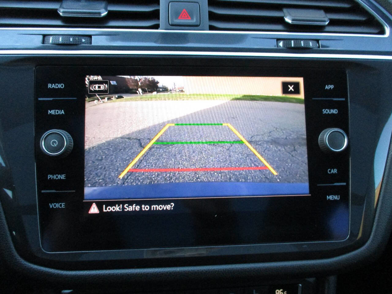 Used 2021 Volkswagen Tiguan SE R-Line image 54