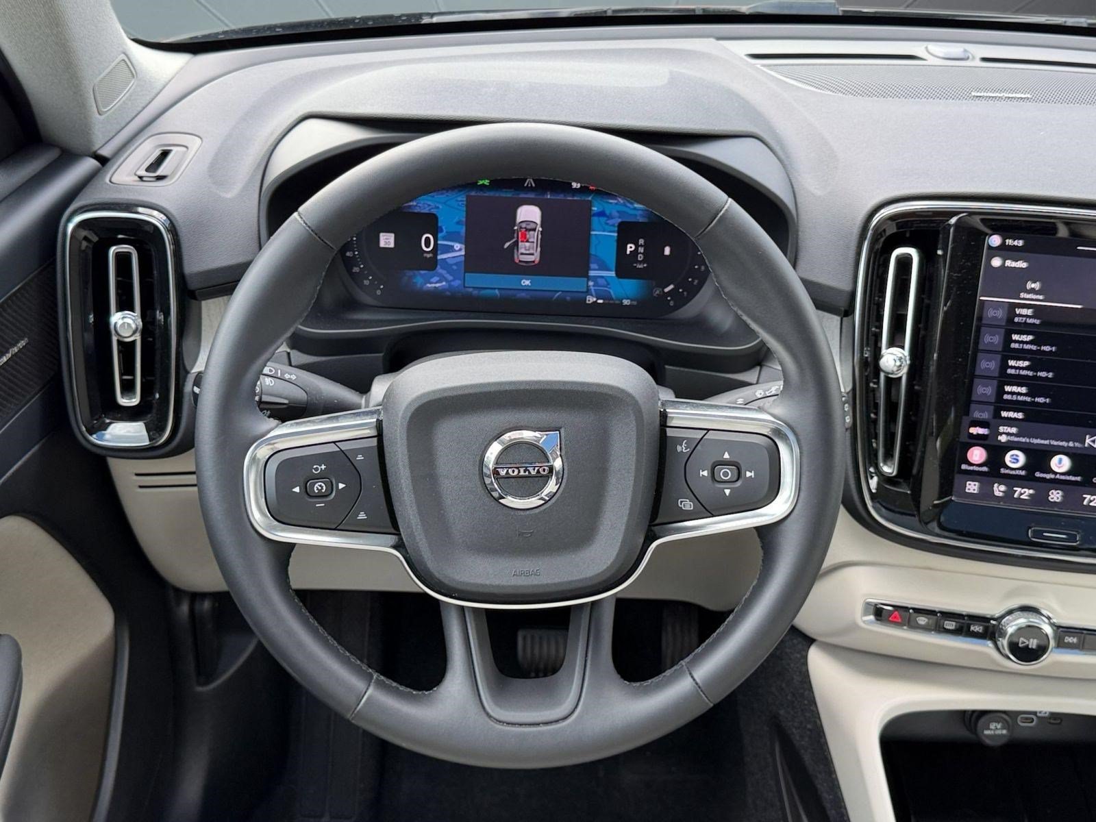 Certified 2024 Volvo XC40 B5 Ultimate w/ Protection Package Premier AWD/4WD image 11
