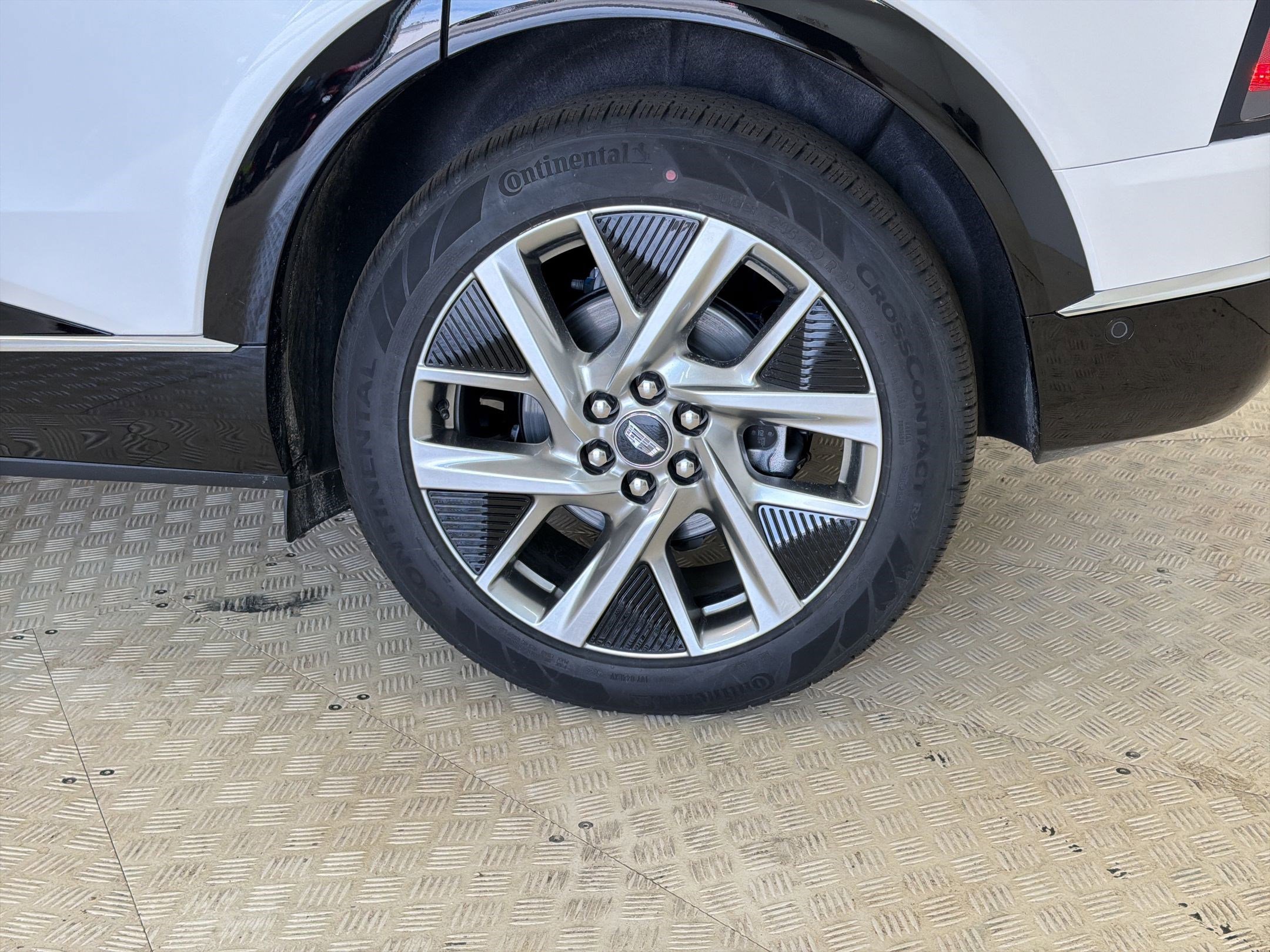 New 2025 Cadillac Optiq Luxury 1 AWD/4WD image 12