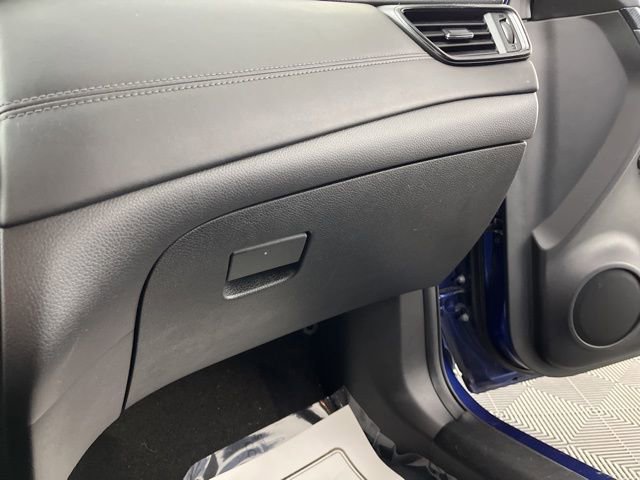 Used 2018 Nissan Rogue SL image 36