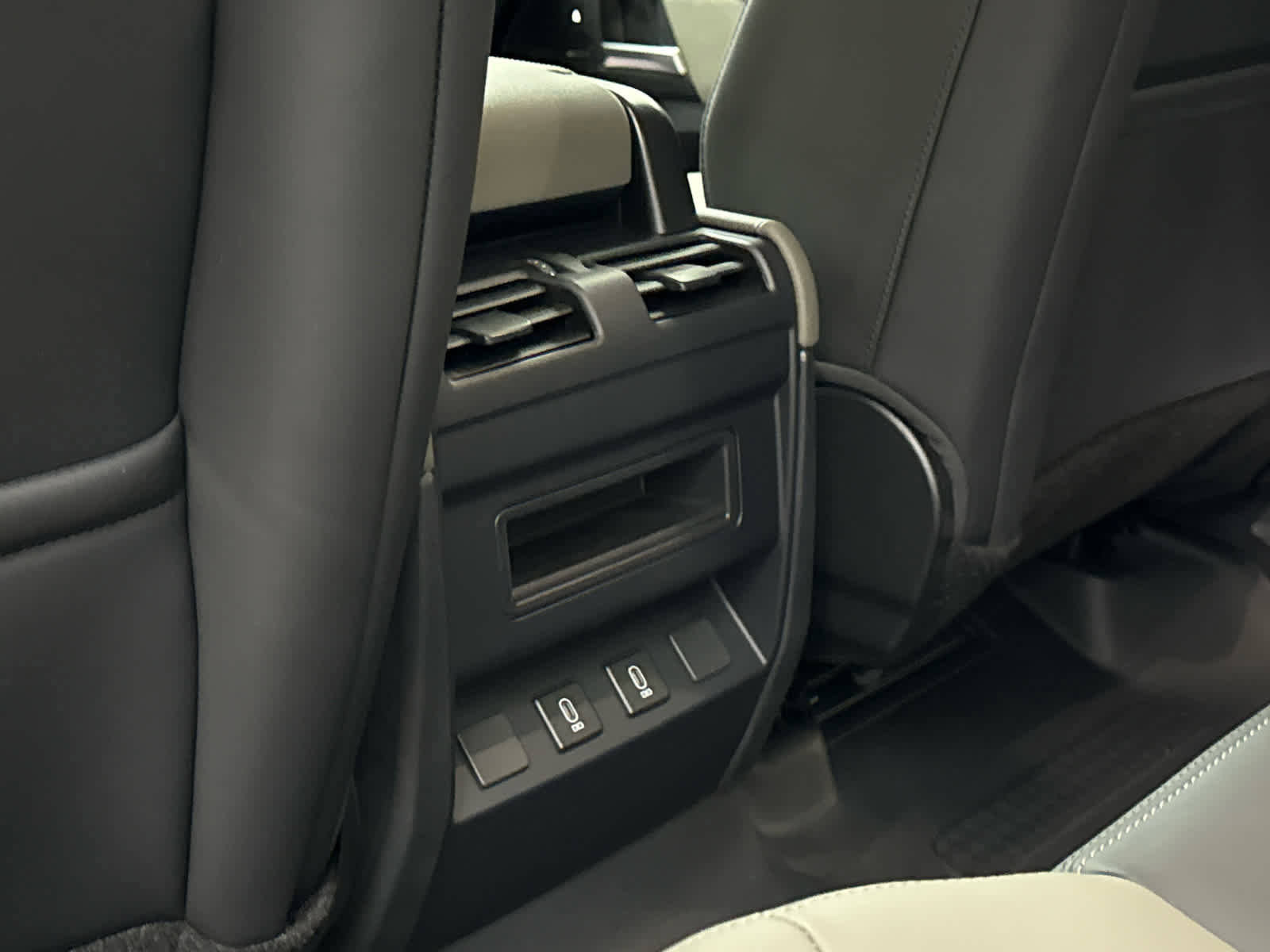 Used 2026 Land Rover Defender 110 S image 18