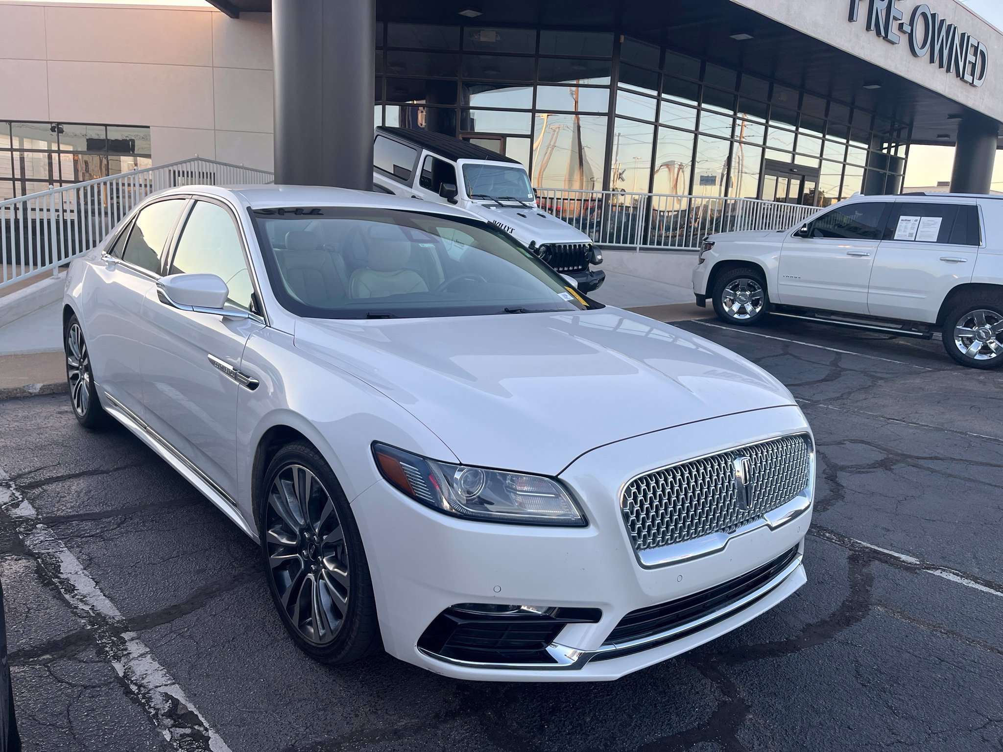 Used 2017 Lincoln Continental Select w/ Climate Package