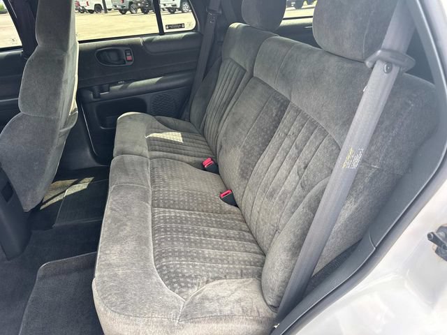 Used 2002 Chevrolet Blazer LS w/ Preferred Equipment Group RWD image 17