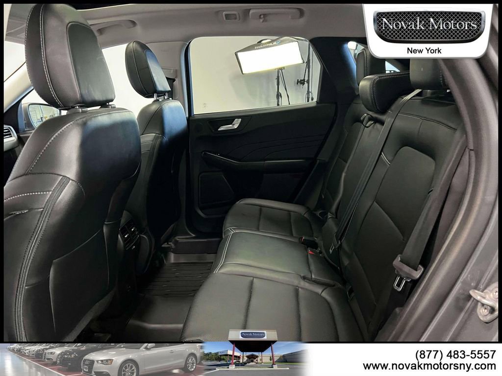 Used 2022 Ford Escape SEL w/ Technology Package AWD/4WD image 13