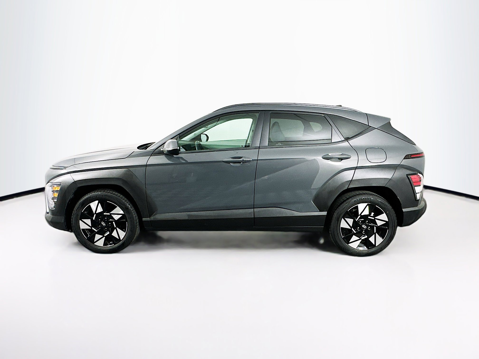 Used 2025 Hyundai Kona SEL image 4