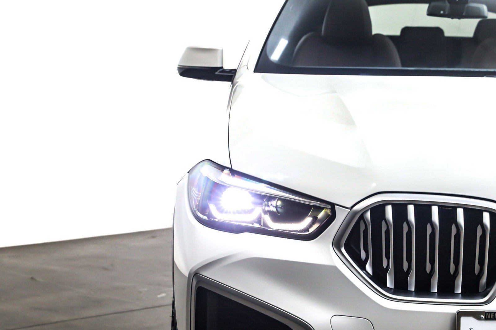 Used 2022 BMW X6 xDrive40i w/ Premium Package image 14