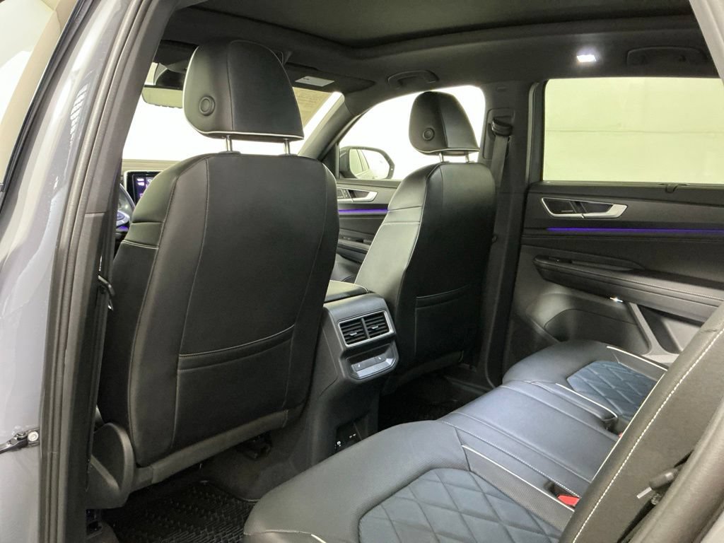 Used 2024 Volkswagen Atlas Cross Sport SEL Premium R-Line AWD/4WD image 25