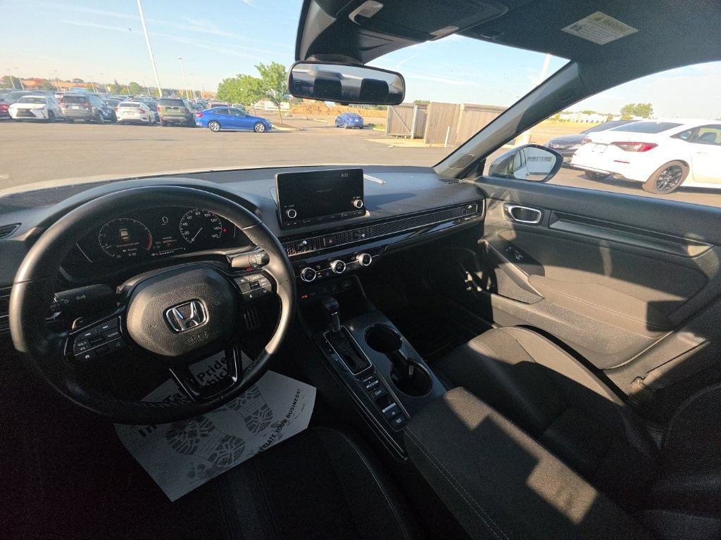 Used 2025 Honda Civic Sport image 26