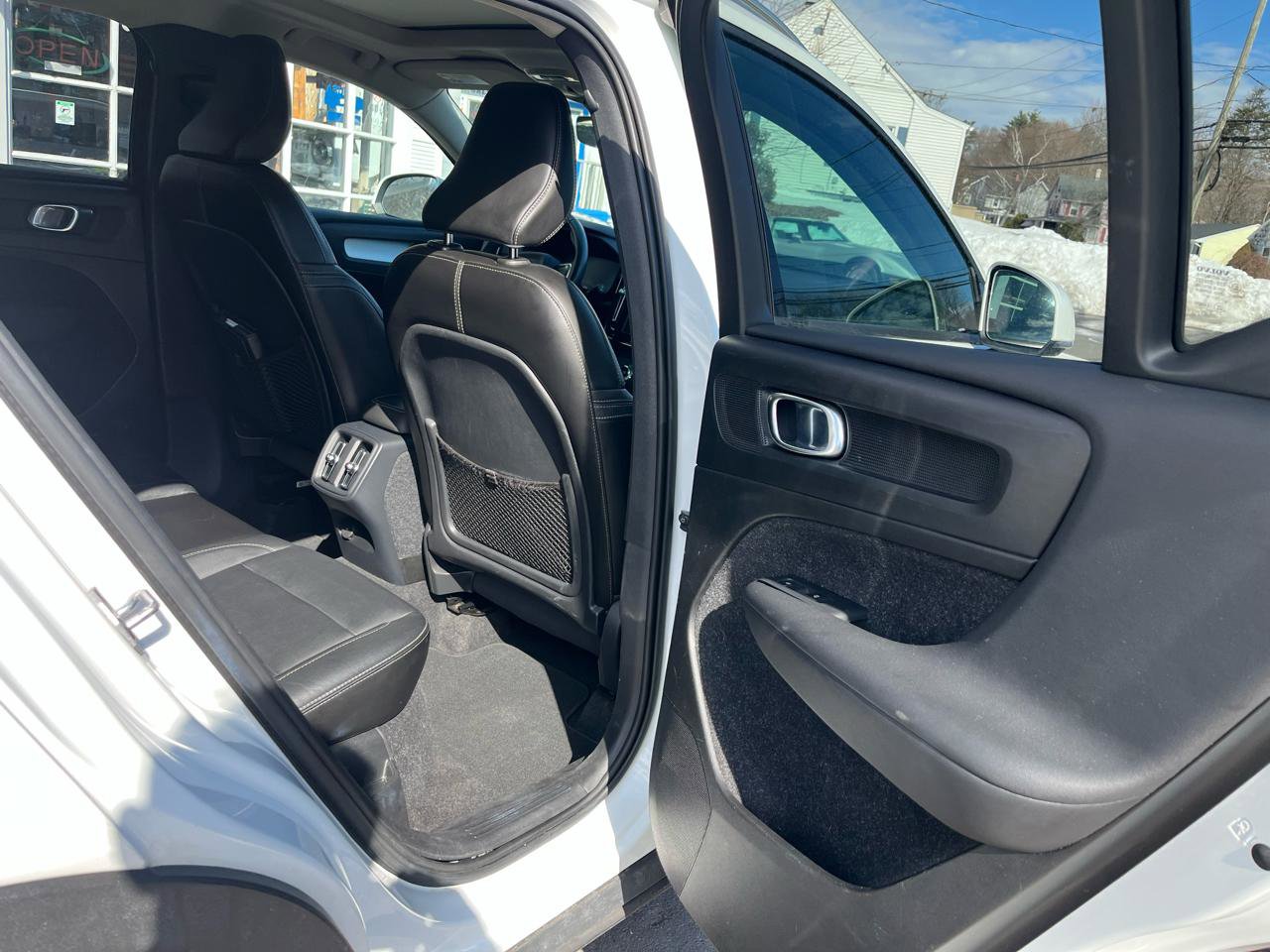 Used 2019 Volvo XC40 T5 Momentum image 22