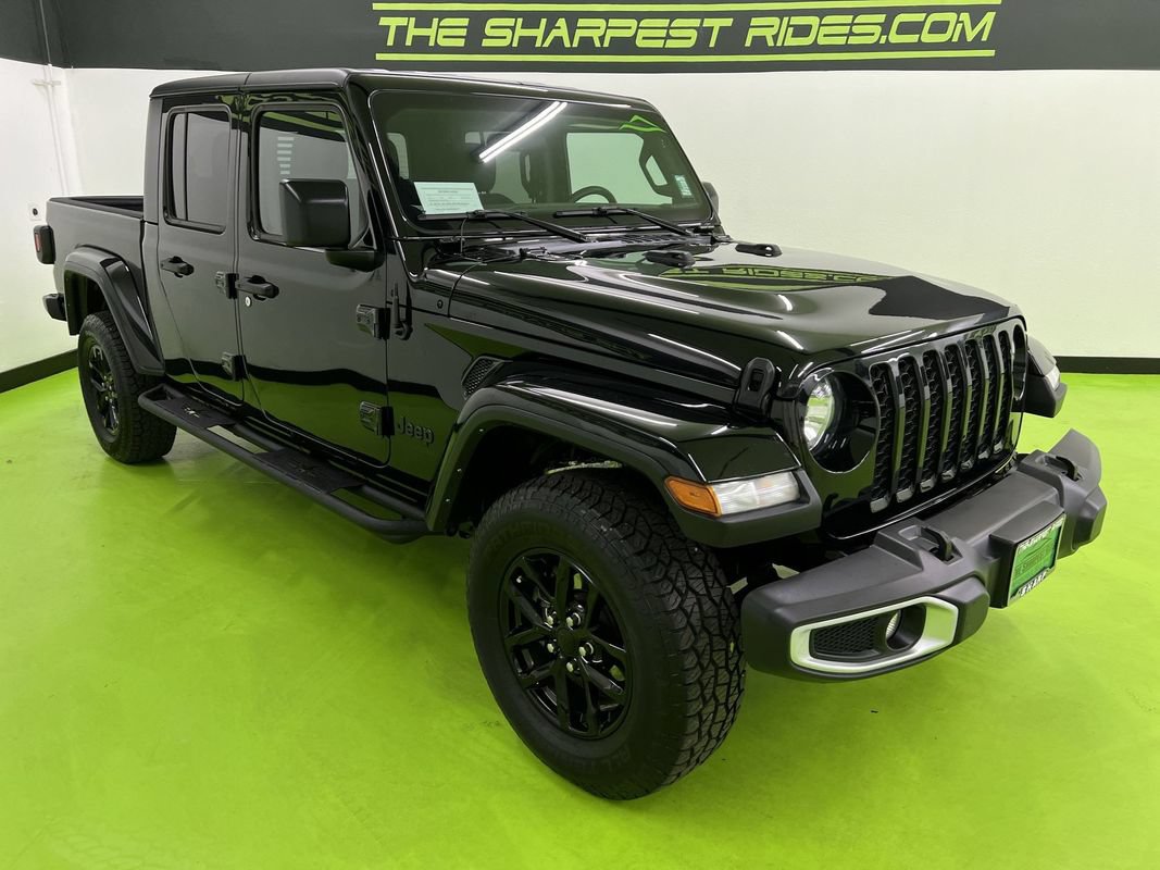 Used 2023 Jeep Gladiator Sport AWD/4WD image 2