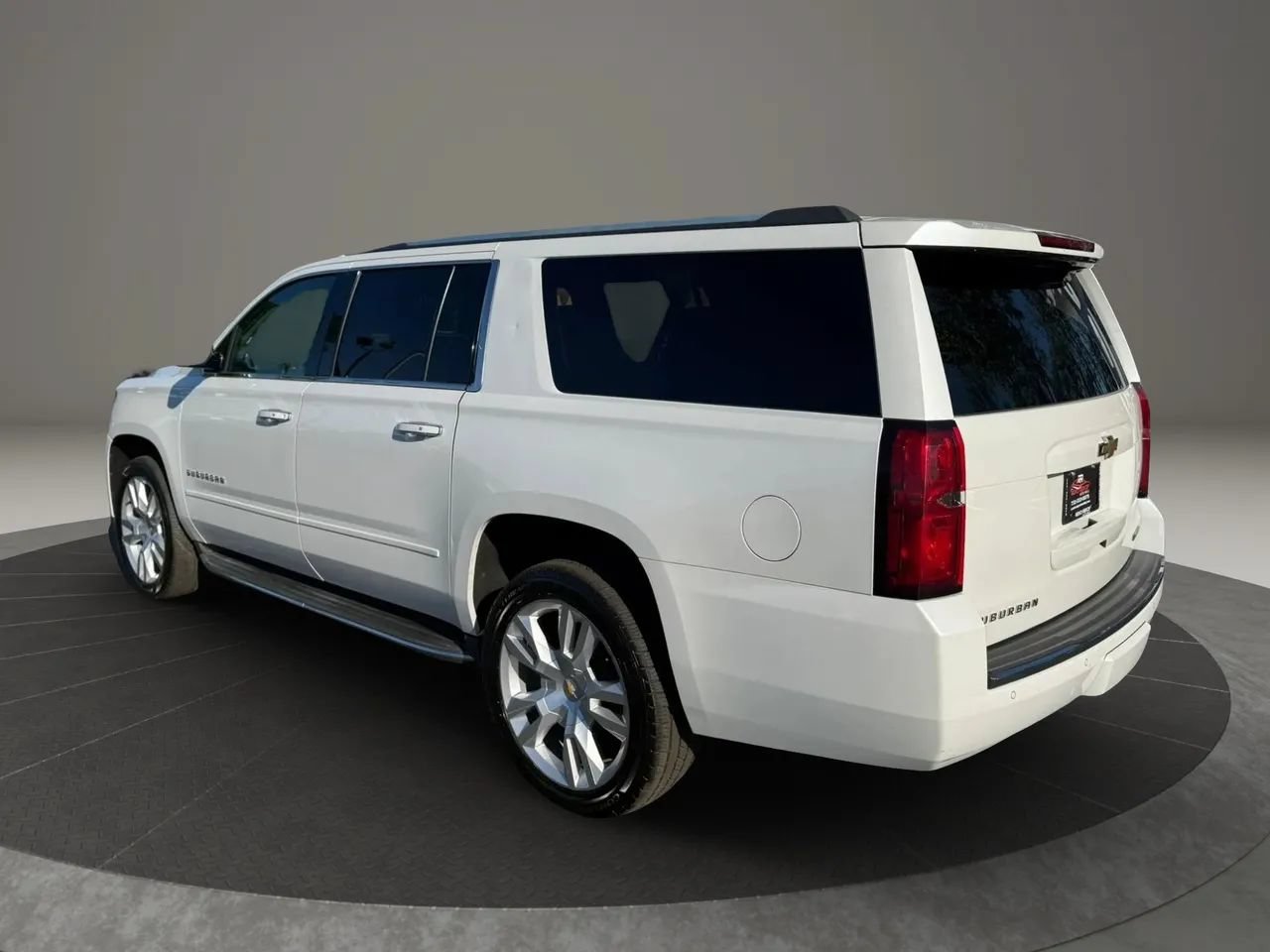 Used 2017 Chevrolet Suburban Premier AWD/4WD image 10