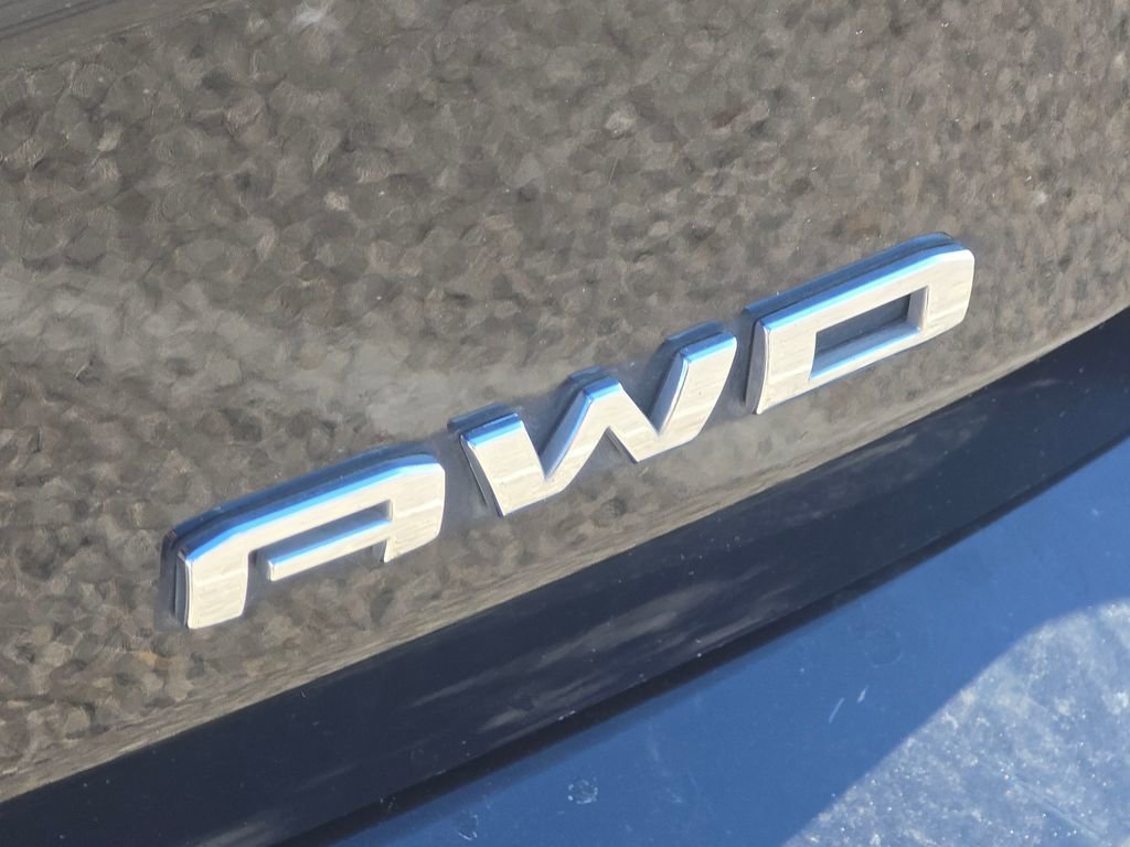 Used 2023 GMC Terrain SLT image 4