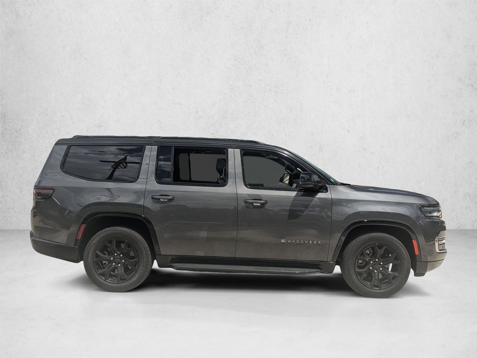 Used 2022 Jeep Wagoneer Series II RWD image 4