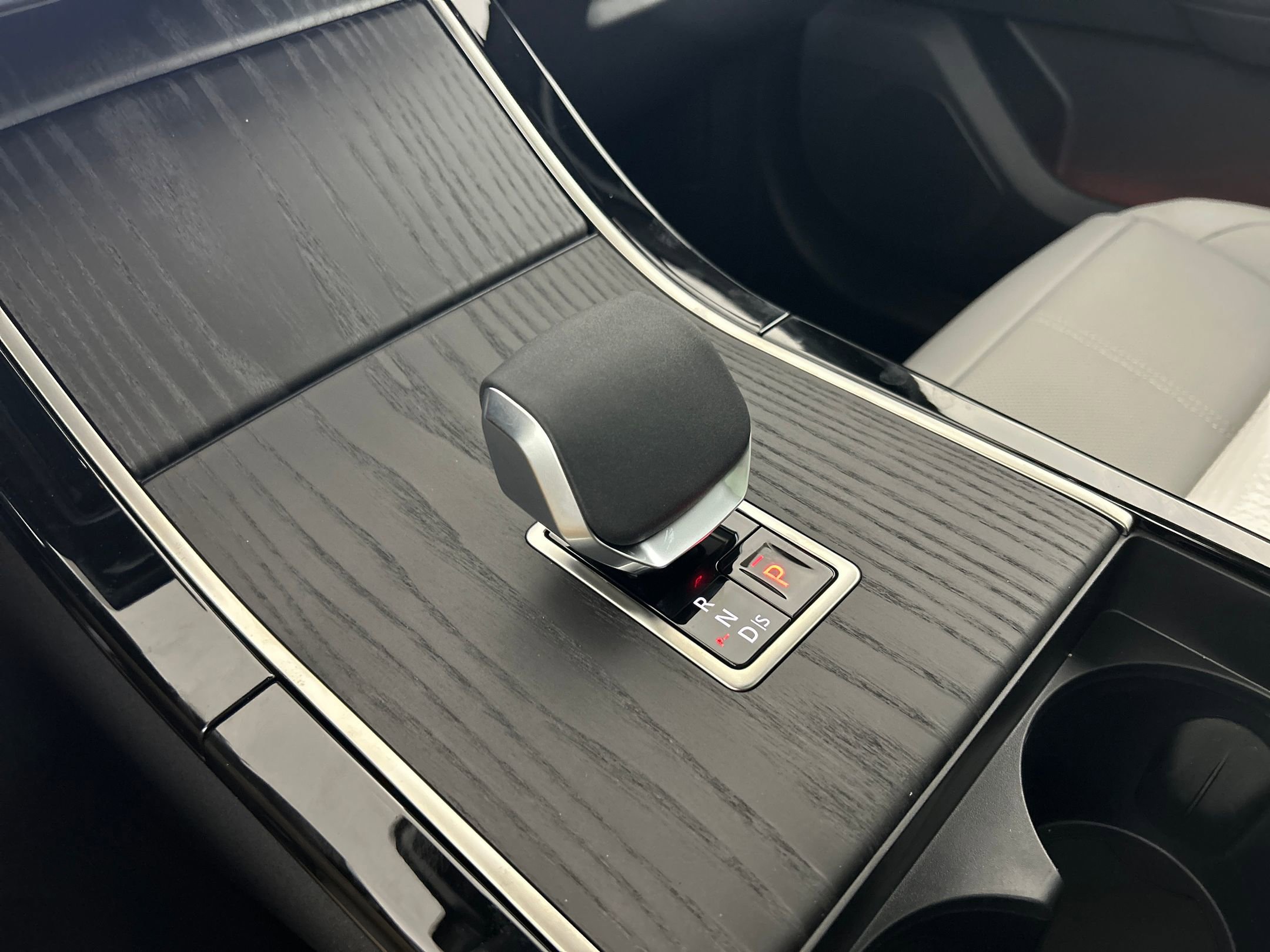 New 2026 Land Rover Range Rover Velar S image 15