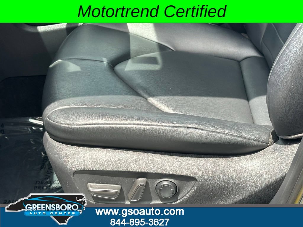 Used 2020 Toyota Highlander XLE AWD/4WD image 13