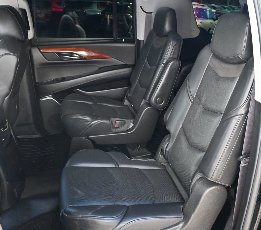 Used 2015 Cadillac Escalade ESV Luxury AWD/4WD image 15