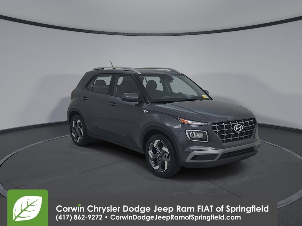 Used 2025 Hyundai Venue SEL FWD image 3