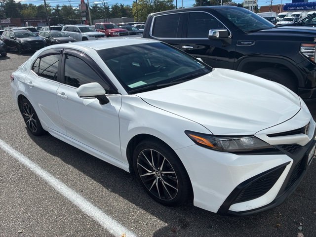 Used 2024 Toyota Camry SE w/ Convenience Package