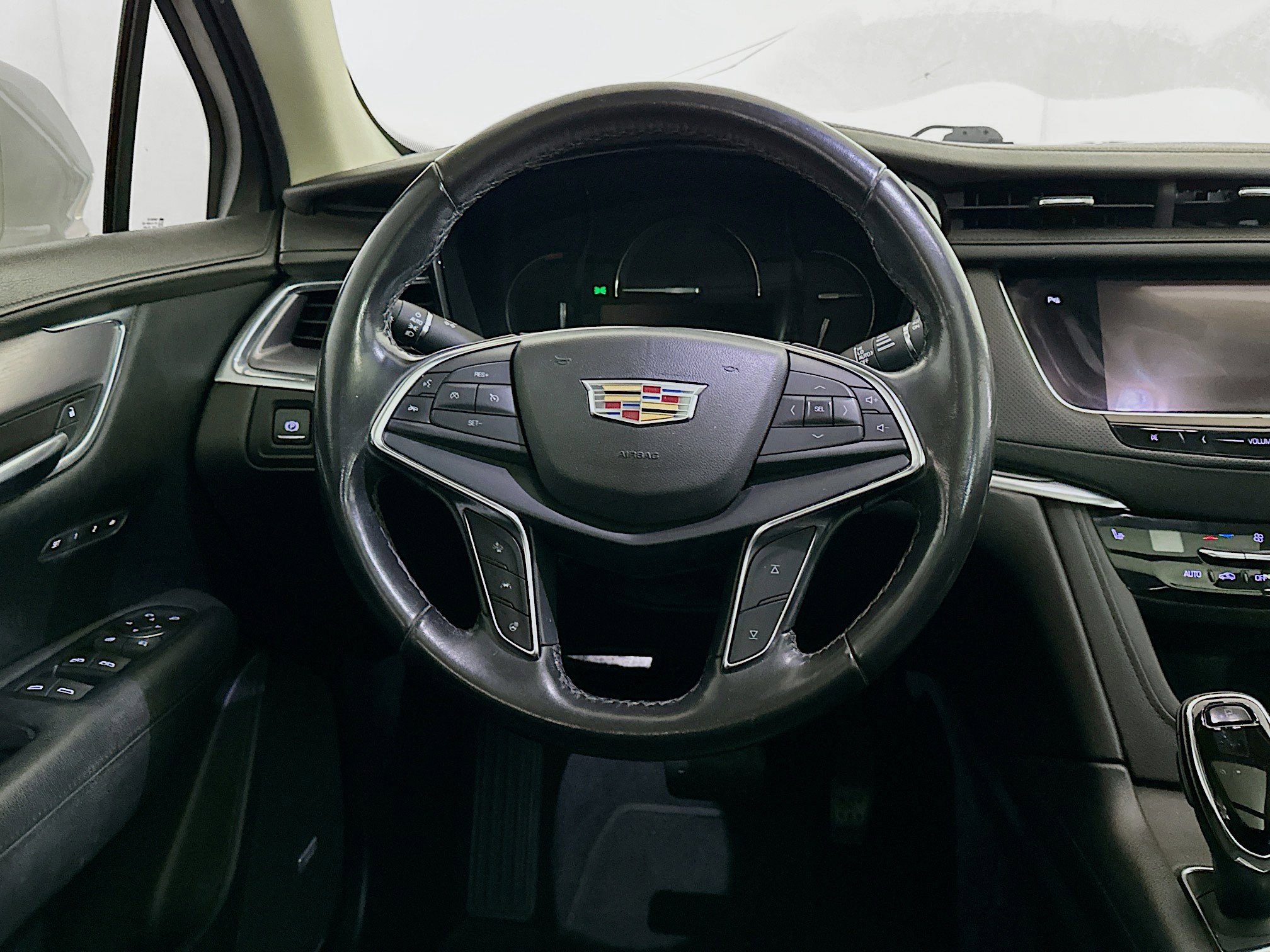 Used 2018 Cadillac XT5 Luxury w/ Driver Awareness Package FWD image 18