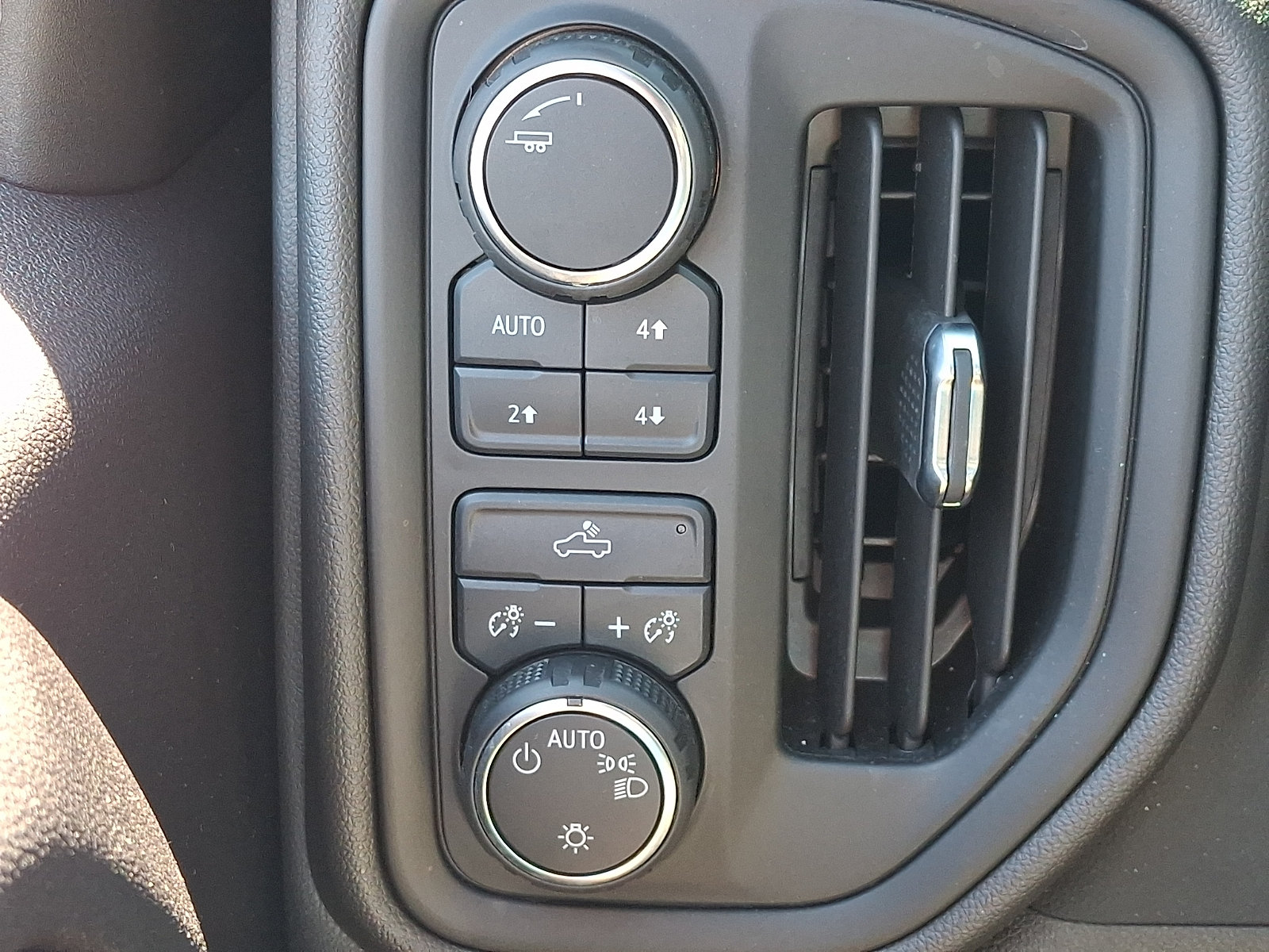 Certified 2024 Chevrolet Silverado 1500 Custom Trail Boss AWD/4WD image 22