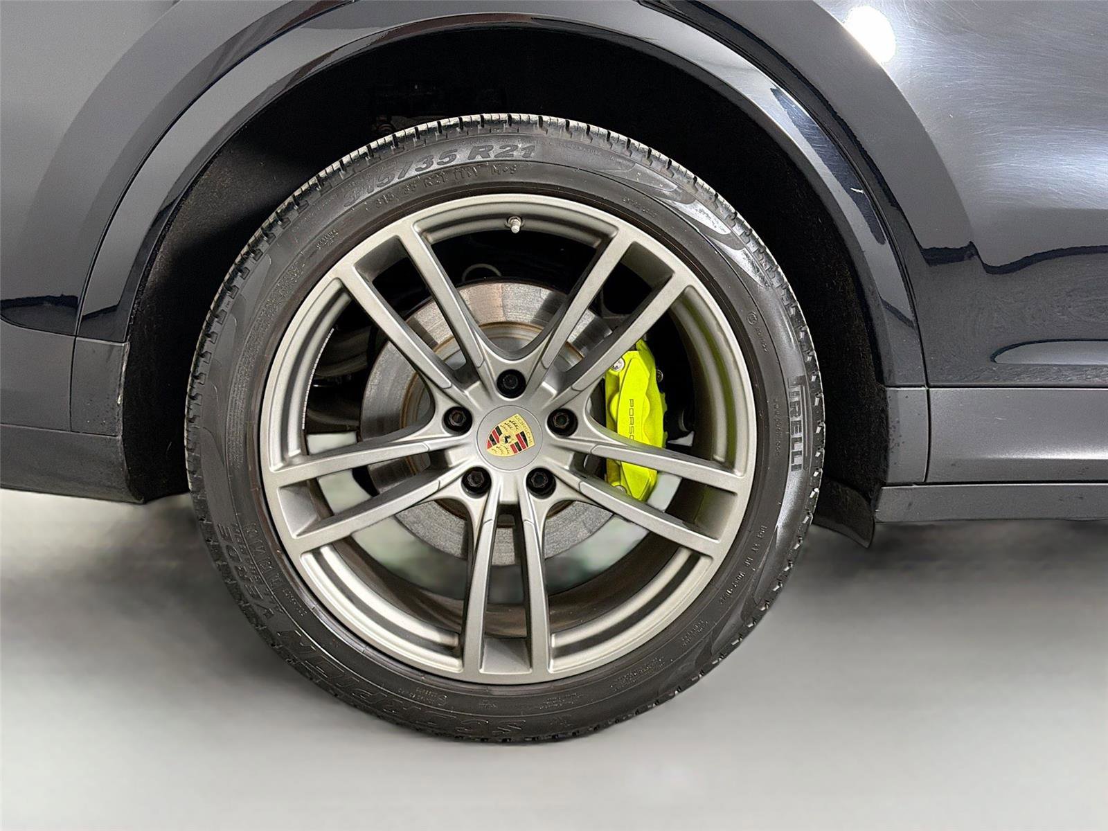 Certified 2022 Porsche Cayenne Platinum Edition AWD/4WD image 13